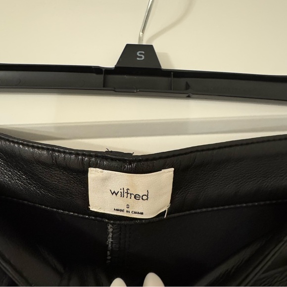 Aritzia Straight Leather Black Pants - Wilfred Size 0 - Picture 5 of 5